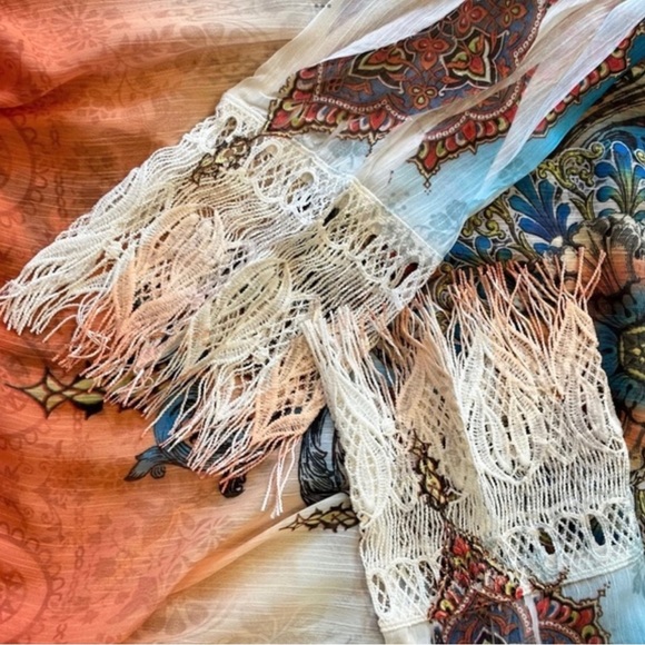 Cover Charge-Swimsuit Coverup-Lace & Fringe on sleeves & hem-EUC-Sz Small - Picture 4 of 5